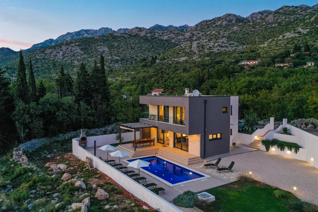 Royal Promons - Heated Pool Villa Stari Grad Kültér fotó