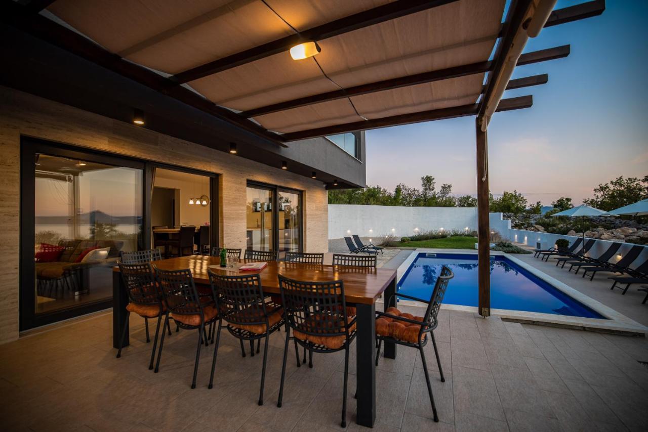Royal Promons - Heated Pool Villa Stari Grad Kültér fotó