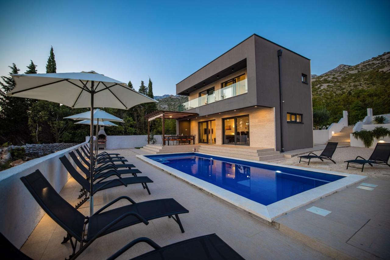 Royal Promons - Heated Pool Villa Stari Grad Kültér fotó