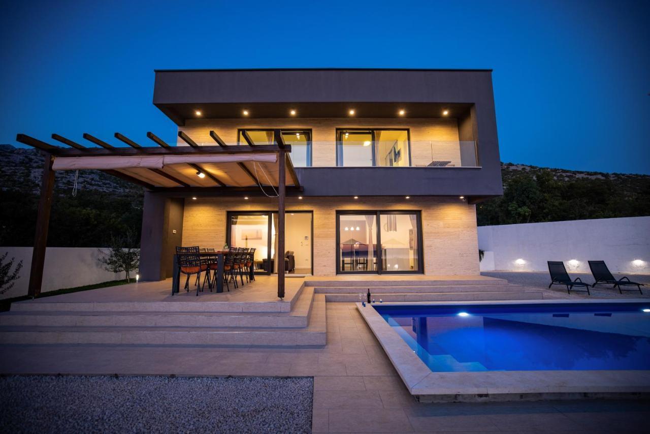 Royal Promons - Heated Pool Villa Stari Grad Kültér fotó