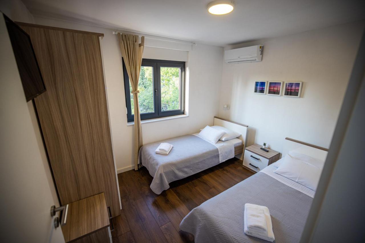 Royal Promons - Heated Pool Villa Stari Grad Kültér fotó