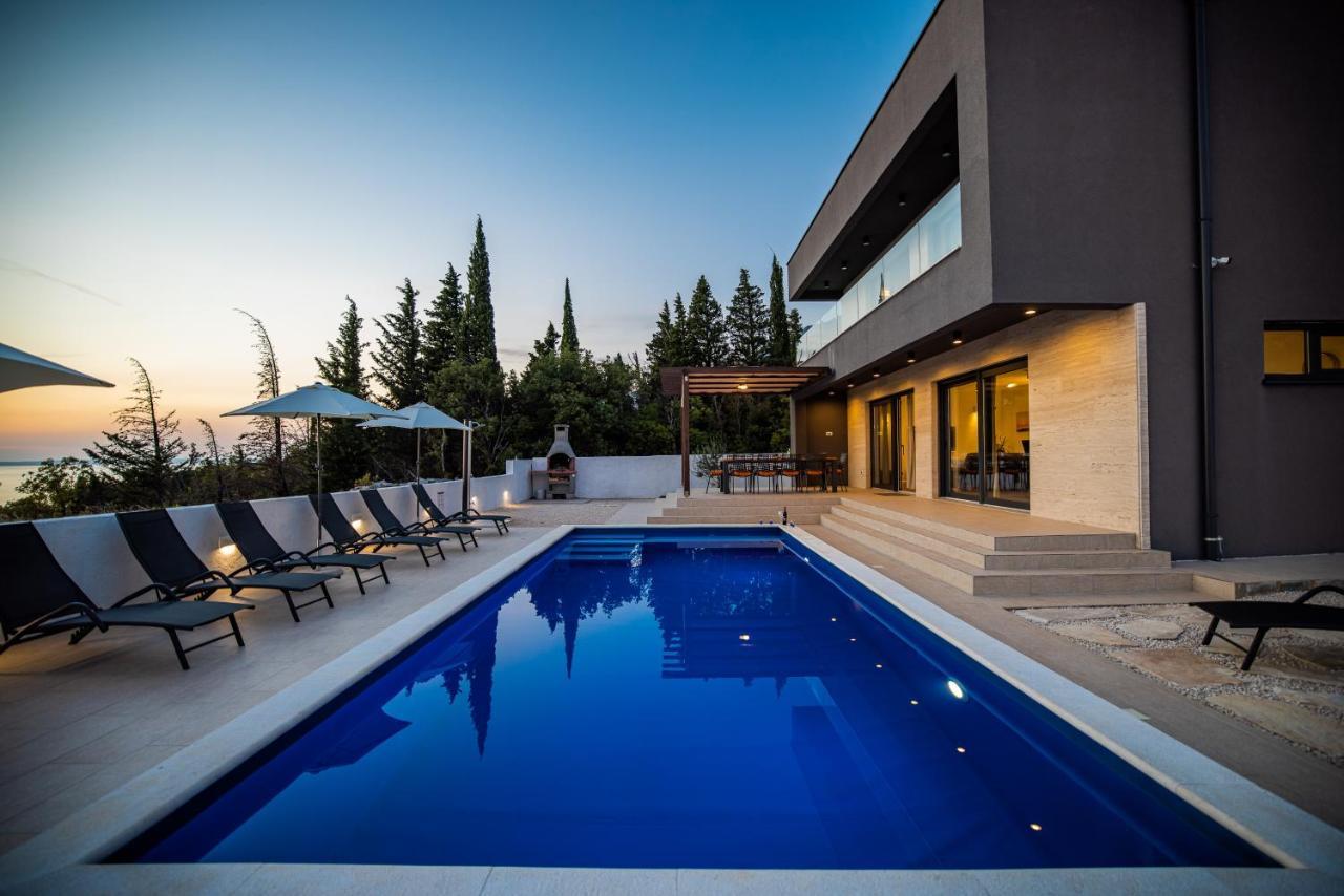 Royal Promons - Heated Pool Villa Stari Grad Kültér fotó