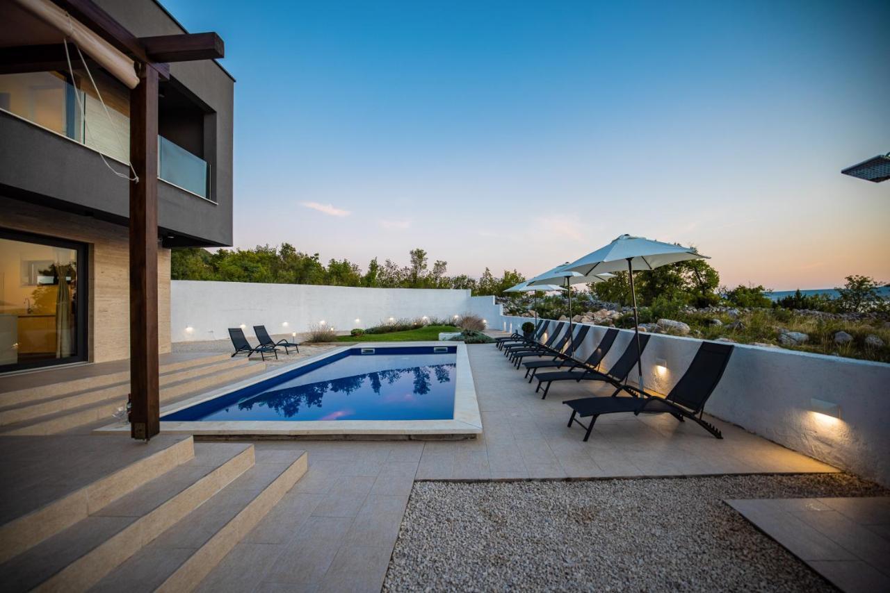 Royal Promons - Heated Pool Villa Stari Grad Kültér fotó